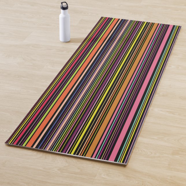 The colorful  pattern yoga mat (In Situ)
