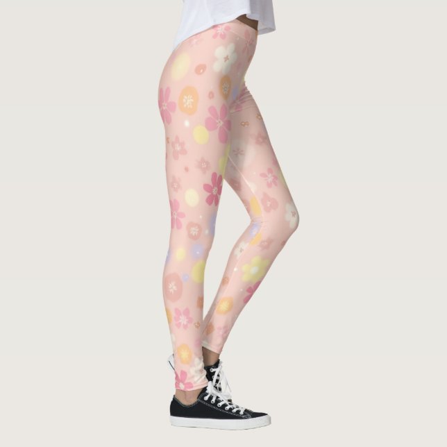 The combination of pink and flowers is beautiful. leggings (Right)