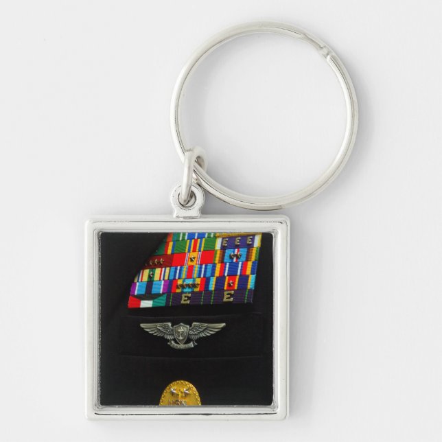 The command master chief badge keychain (Front)