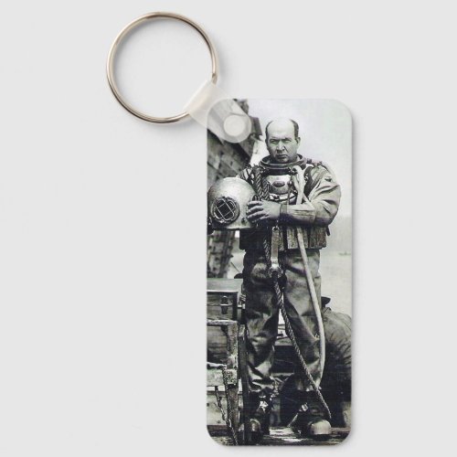 The Diver Keychain