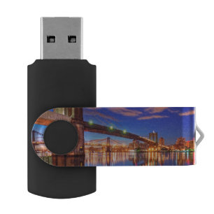 The East River, Brooklyn Bridge, Manhattan USB Flash Drive