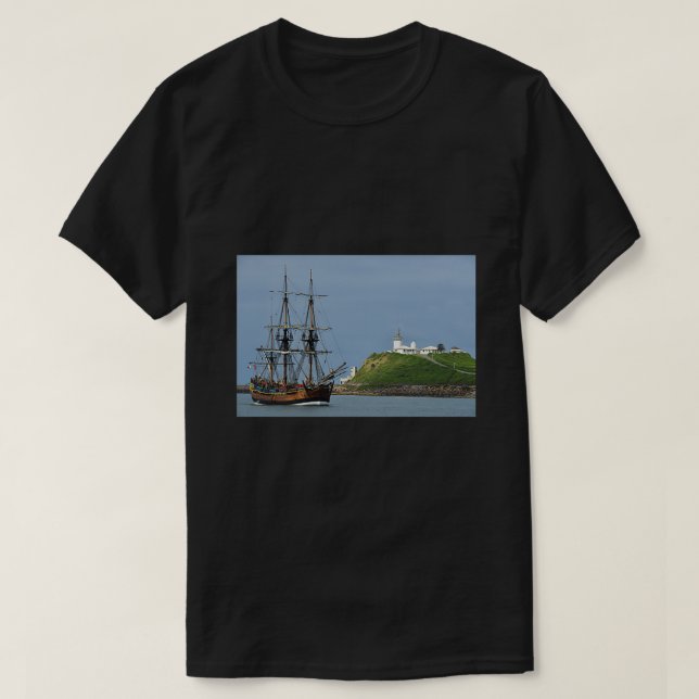 THE ENDEAVOUR REPLICA SAILING SHIP T-Shirt (Design Front)