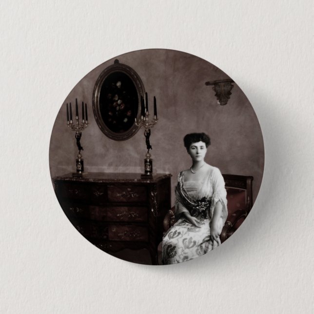 The feminine ghost button (Front)