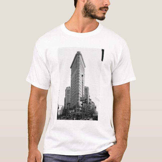 The Flatiron Building (photo) T-Shirt (Front)