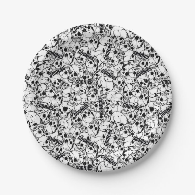 The Goonies One-Eyed Willy Skull Pattern Paper Plates (Front)