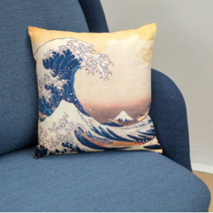 The Great Wave  - Japanese  art Throw Pillow