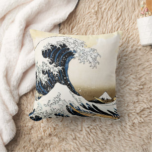 The Great Wave Off Kanagawa Hokusai, Japanese art Throw Pillow