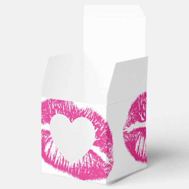 The Kiss, Pink Lips Favor Boxes (Opened)