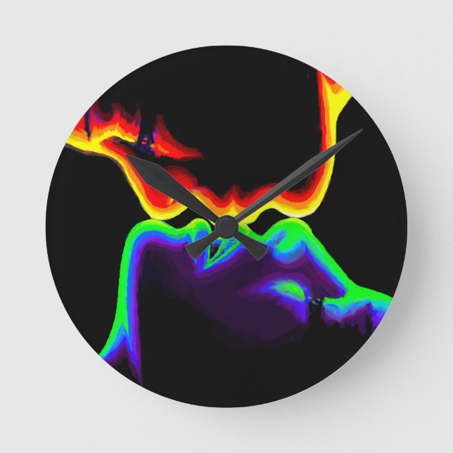 The kiss round clock (Front)