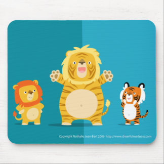 The liger and his proud parents mousepad