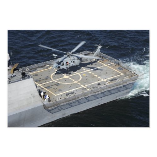 The littoral combat ship USS Freedom Photo Print