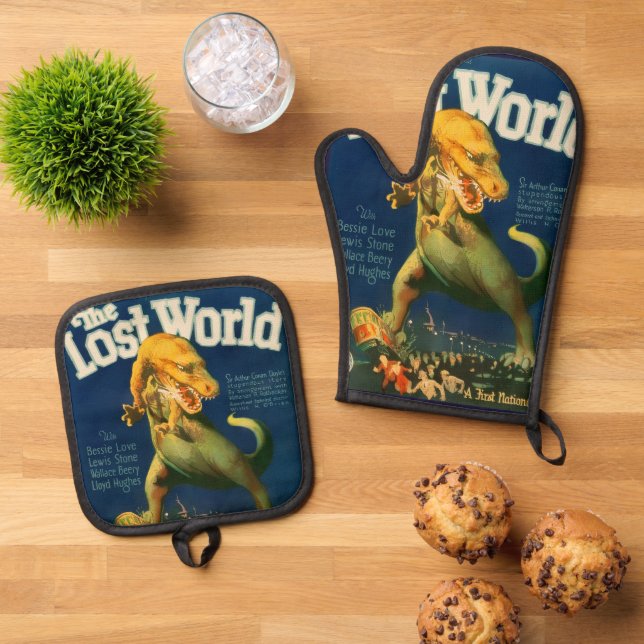 The Lost World Oven Mitt & Pot Holder Set (Top Down)