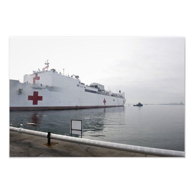 The Military Sealift Command hospital ship Photo Print (Front)