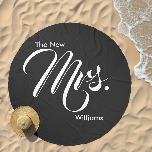 The New Mrs. Black with Last Name Round Beach Towel (Beach)