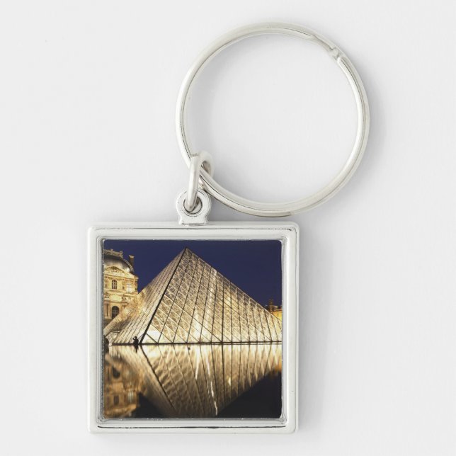 The night view of the glass Pyramid of Musee du Keychain (Front)