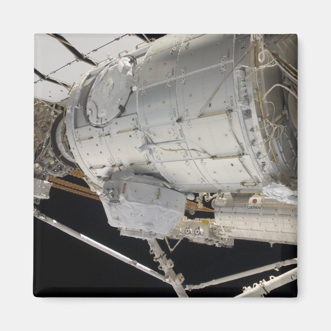 The Pressurized Mating Adapter 3 2 Magnet (Front)