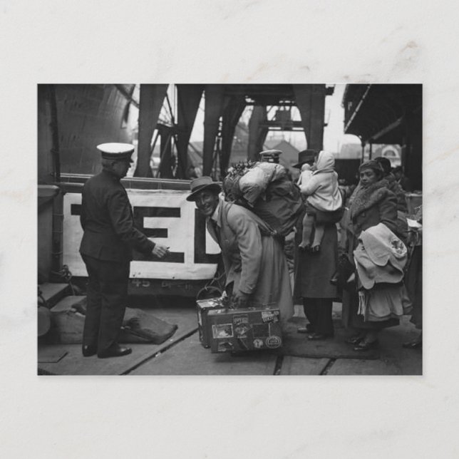The RMS Queen Mary Postcard Collection (Front)