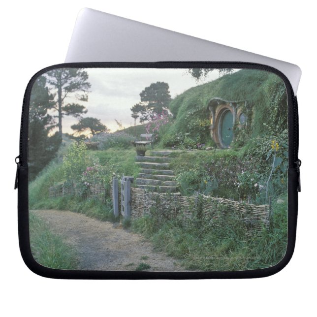 THE SHIRE™ LAPTOP SLEEVE (Front)