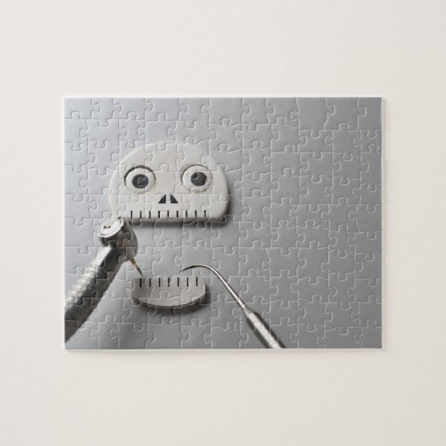The skeleton which dental treatment is taken jigsaw puzzle (Horizontal)