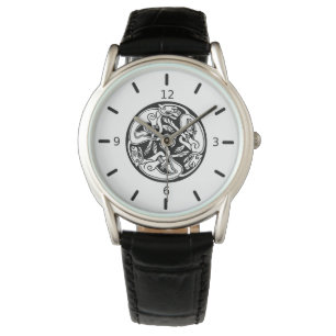 The three lions watch