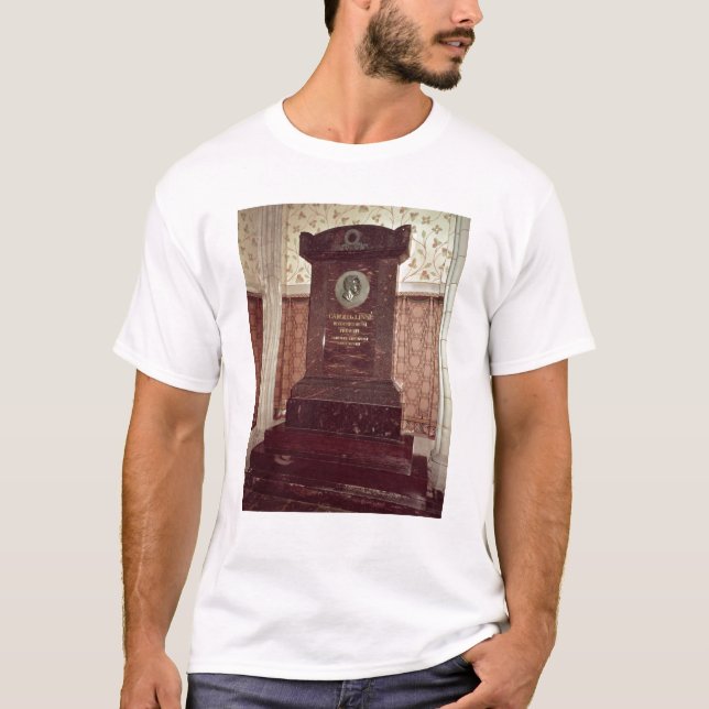 The tomb of Carl Linnaeus T-Shirt (Front)