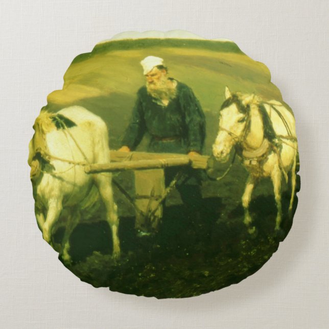 The writer Lev Nikolaevich Tolstoy Round Pillow (Front)