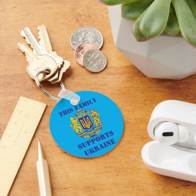 THIS FAMILY SUPPORTS UKRAINE KEYCHAIN (Desk)
