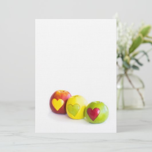 Three apples (Standing Front)