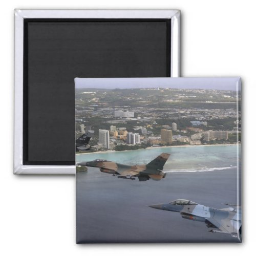 Three F_16 Fighting Falcons fly in formation Magnet
