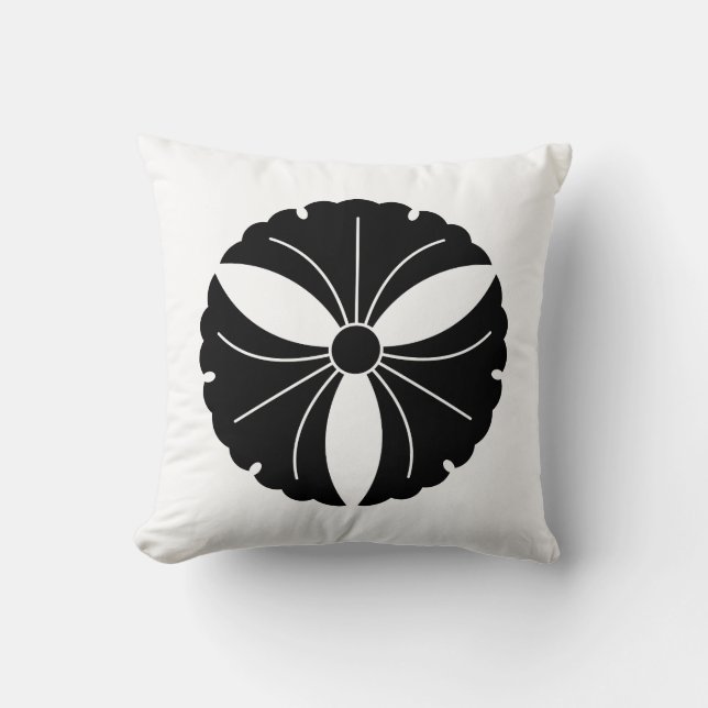Three ginkgo leaves throw pillow (Front)