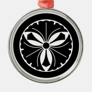 Three ginkgo leaves with swords in circle metal ornament