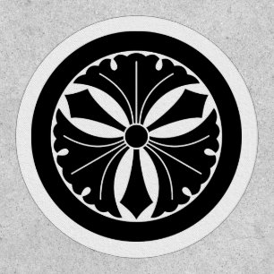 Three ginkgo leaves with swords in circle patch