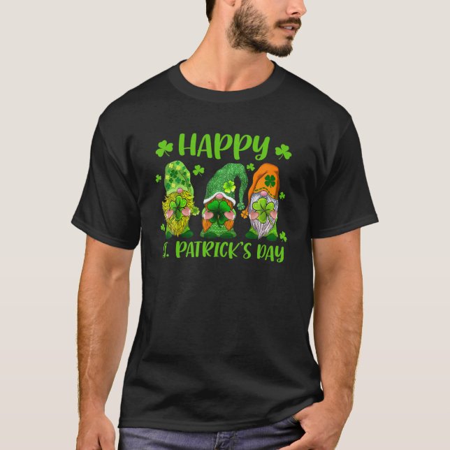 Three Gnomes Holding Shamrock Leprechaun Hat St Pa T-Shirt (Front)