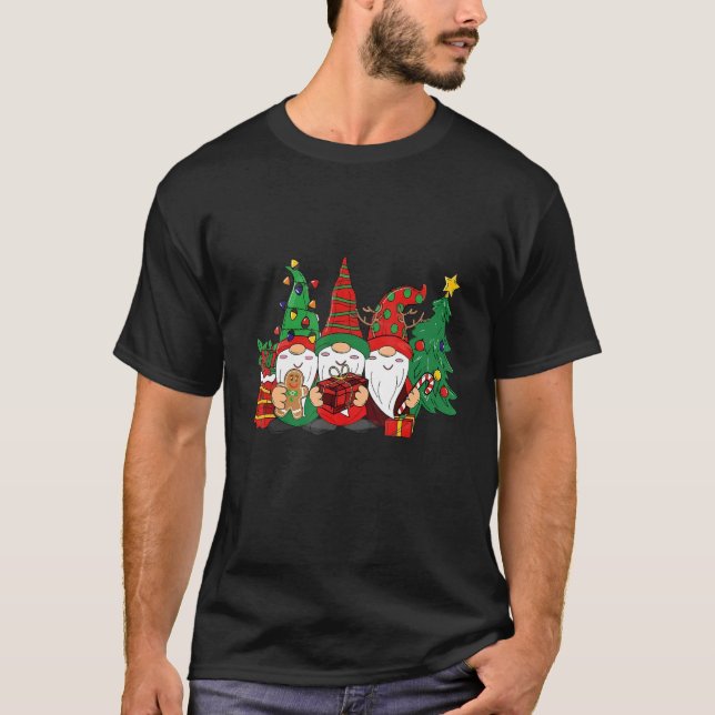Three Gnomes  Men Women Buffalo Plaid Red Christma T-Shirt (Front)
