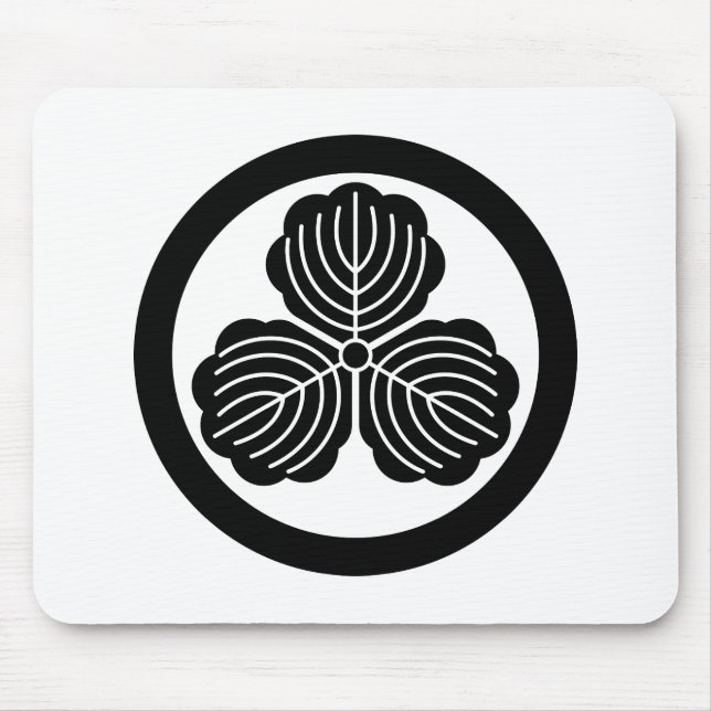 Three oak leaves in circle mouse pad (Front)