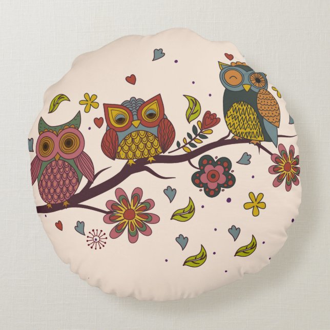 Three owls on branch round pillow (Back)