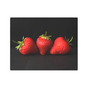 Three Strawberries On Black 14x11(35x27.5cm)wamea Metal Print