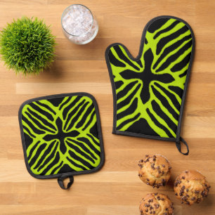 Three Striped Poison Dart Frog Oven Mitt & Pot Holder Set