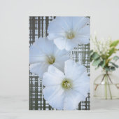 three white flowers (Standing Front)