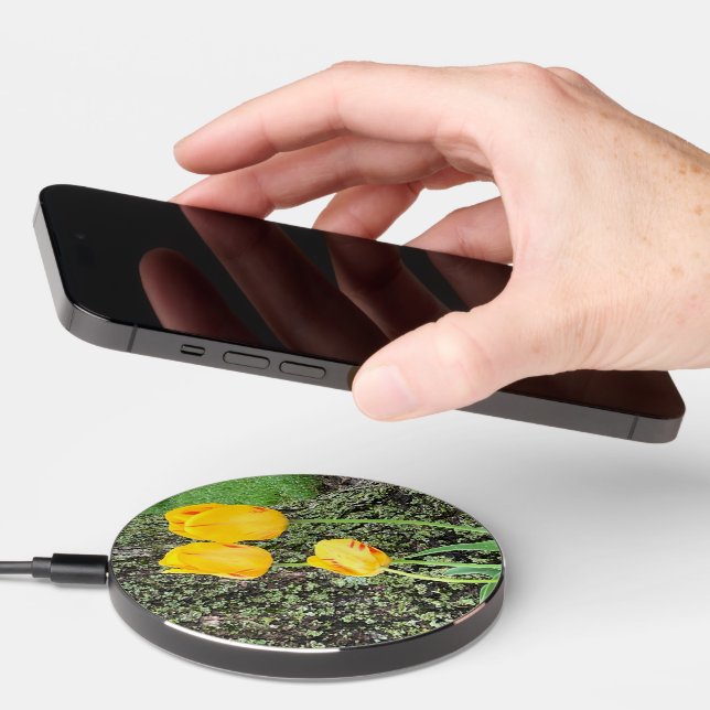 Three Yellow Tulips / Wireless Charger (Hand)