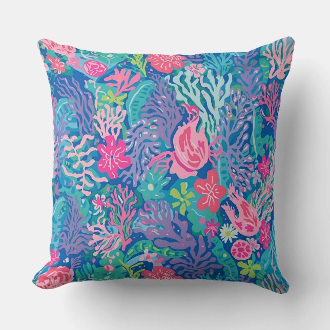 Throw pillow in stylish graphic (Front)
