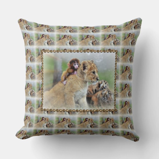 Throw Pillow/White Tiger Pillow (Front)
