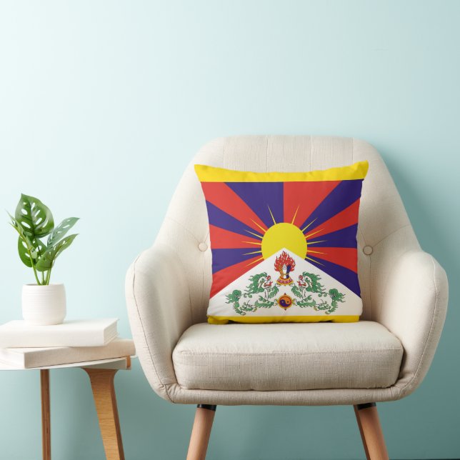 Tibet & Snow Lions, flag - The Himalayas Throw Pillow (Chair)