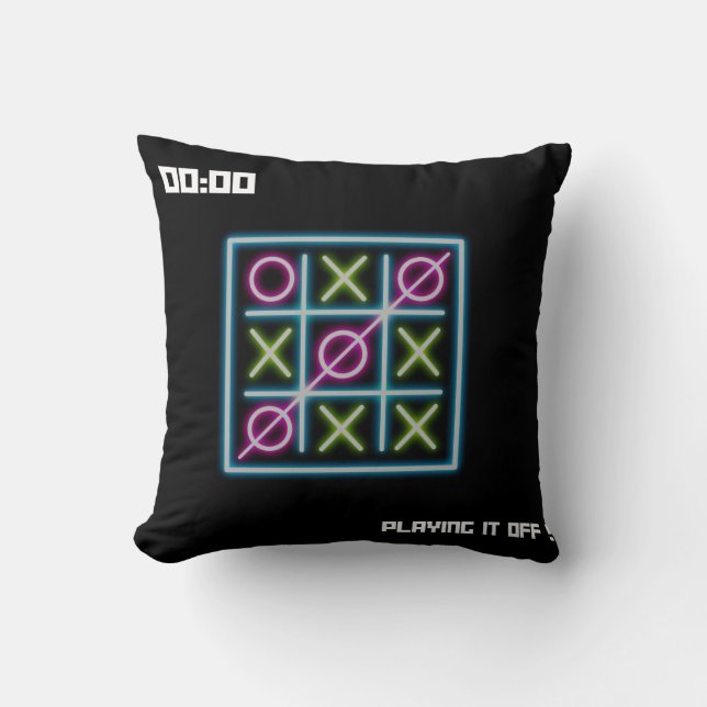 tic-tac-toe throw pillow (Front)