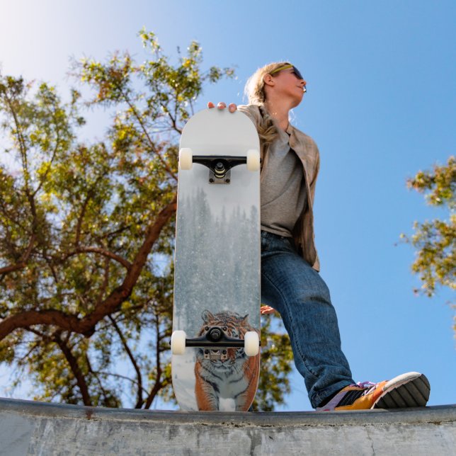tiger in the snow skateboard (Outdoor 1)