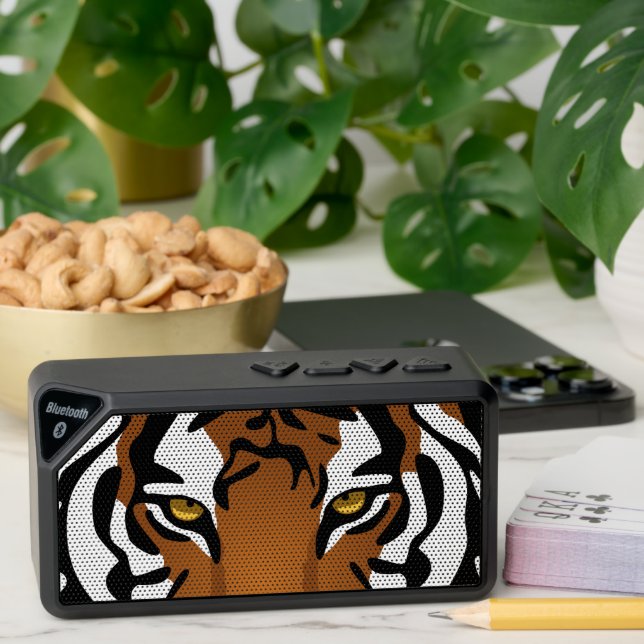 Tiger on Black Bluetooth Speaker (Insitu(Table))