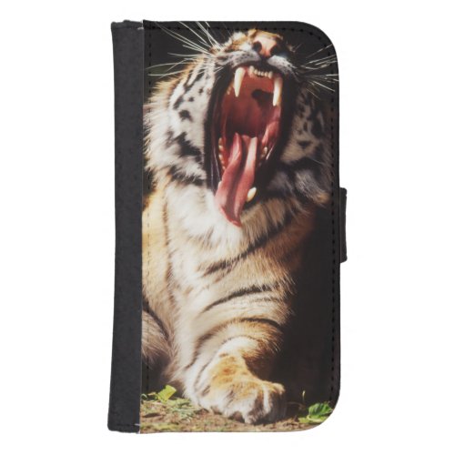 Tiger with mouth open phone wallet