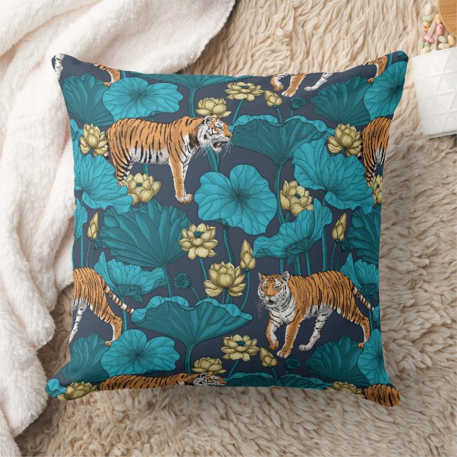 Tigers in the yellow lotus pond throw pillow (Blanket)
