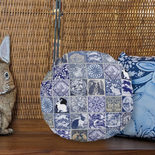 Tile Rabbit Blue White Mosaic Pattern Vintage Round Pillow