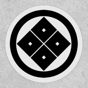 Tilted four-square-eyes in a circle patch